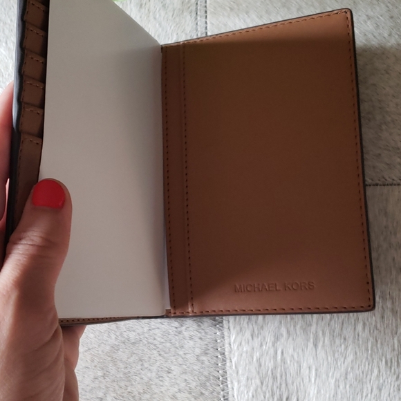 NWT Michael Kors Bedford Travel Passport Wallet - Picture 5 of 5